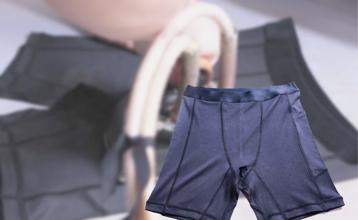 Échantillon de shorts serrés pour hommes faisant ADM19